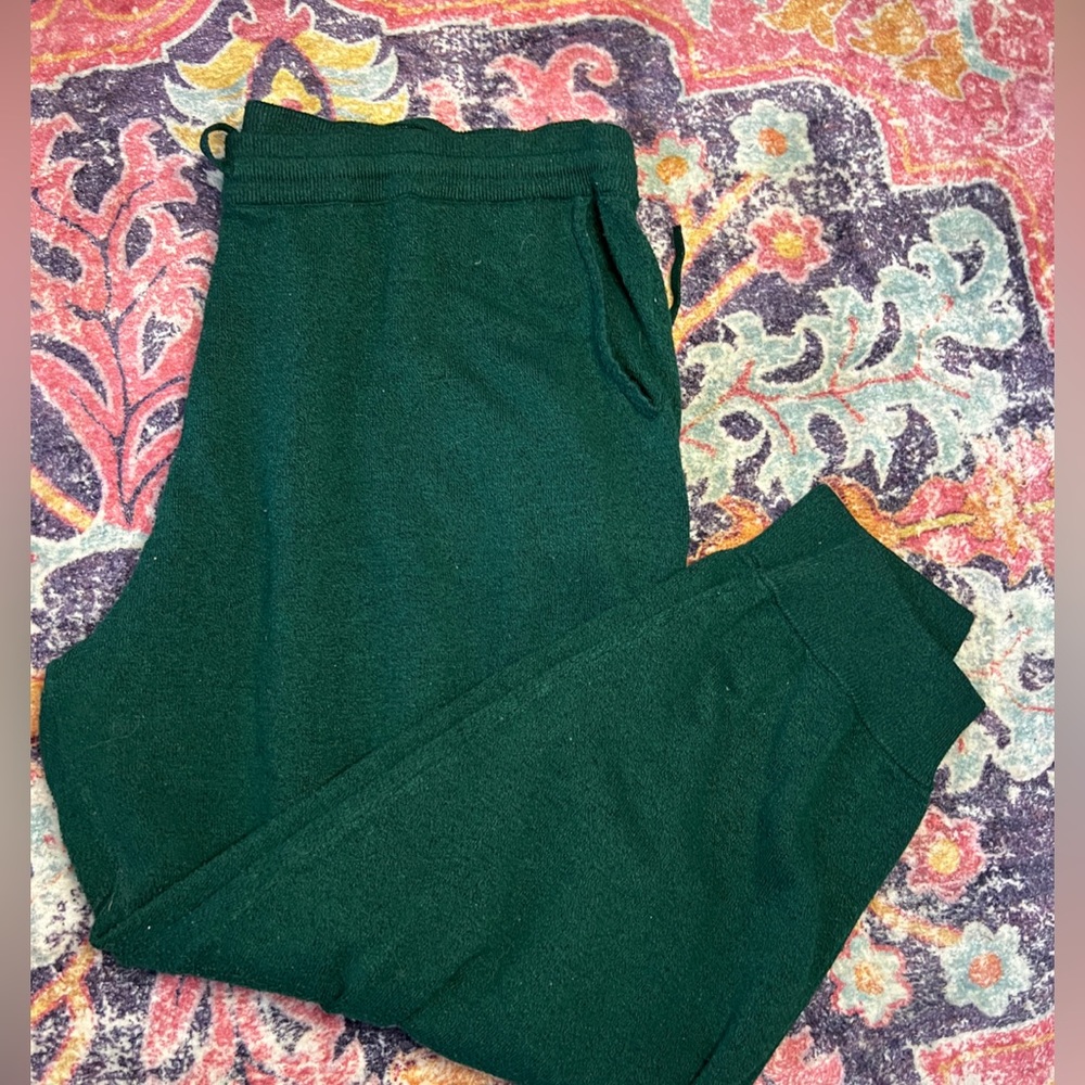 Joggers with pockets!